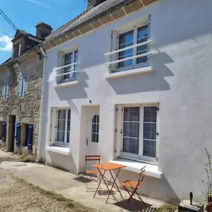  Holiday home Maison De Ty Richarzh, 2 Chambres, 4 Personnes